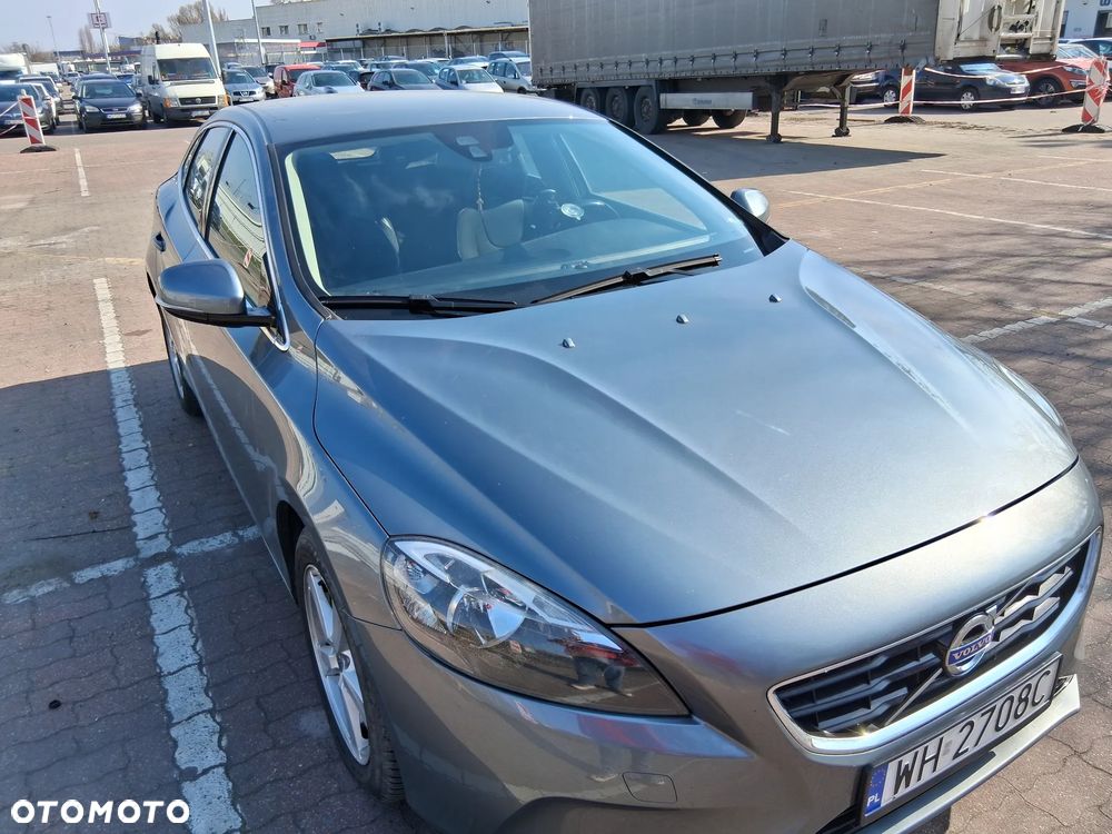 Volvo V40 - 24