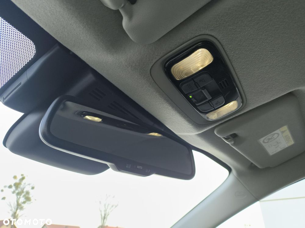 Toyota Yaris Hybrid 1.5 Style - 28