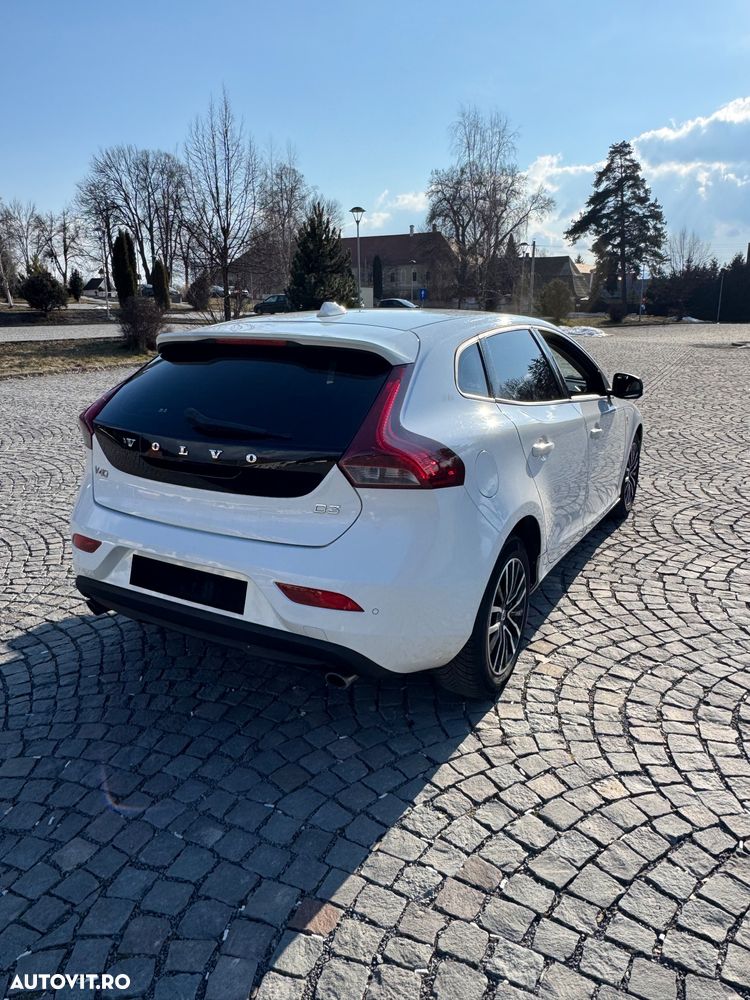 Volvo V40 D3 Aut. Momentum - 6