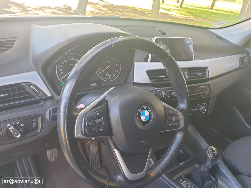 BMW X1 16 d sDrive Line Sport - 24