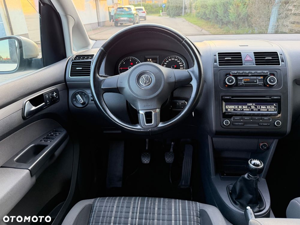 Volkswagen Touran - 23