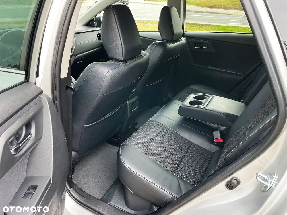 Toyota Auris - 16