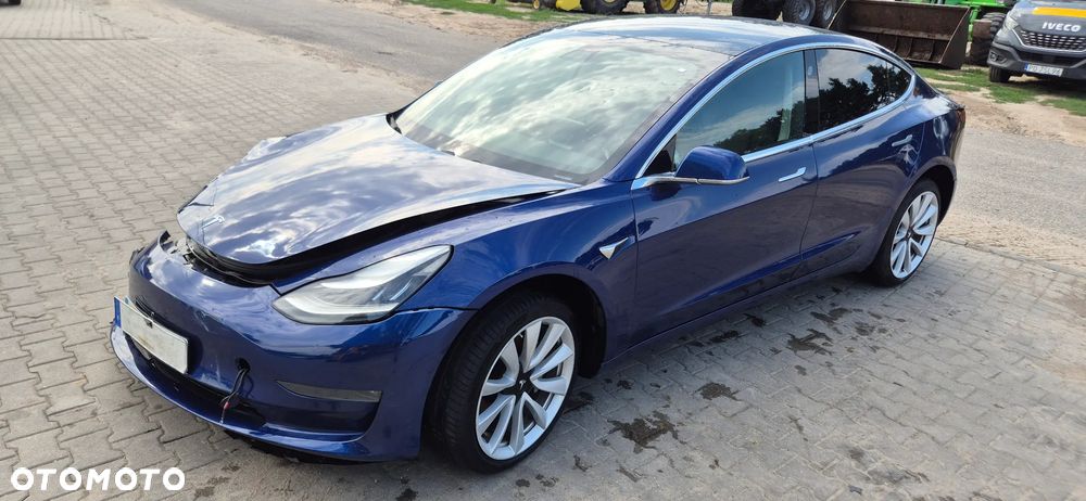 Tesla Model 3 - 1