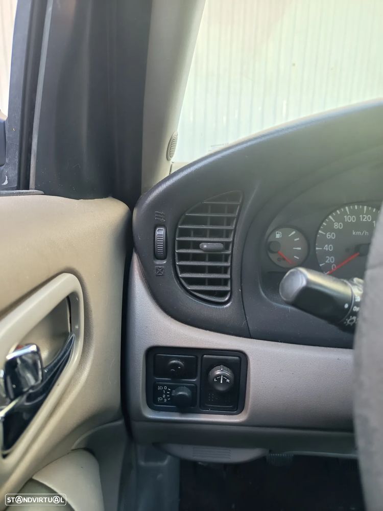 Nissan Almera 1.5 Luxury ABS+AC - 17