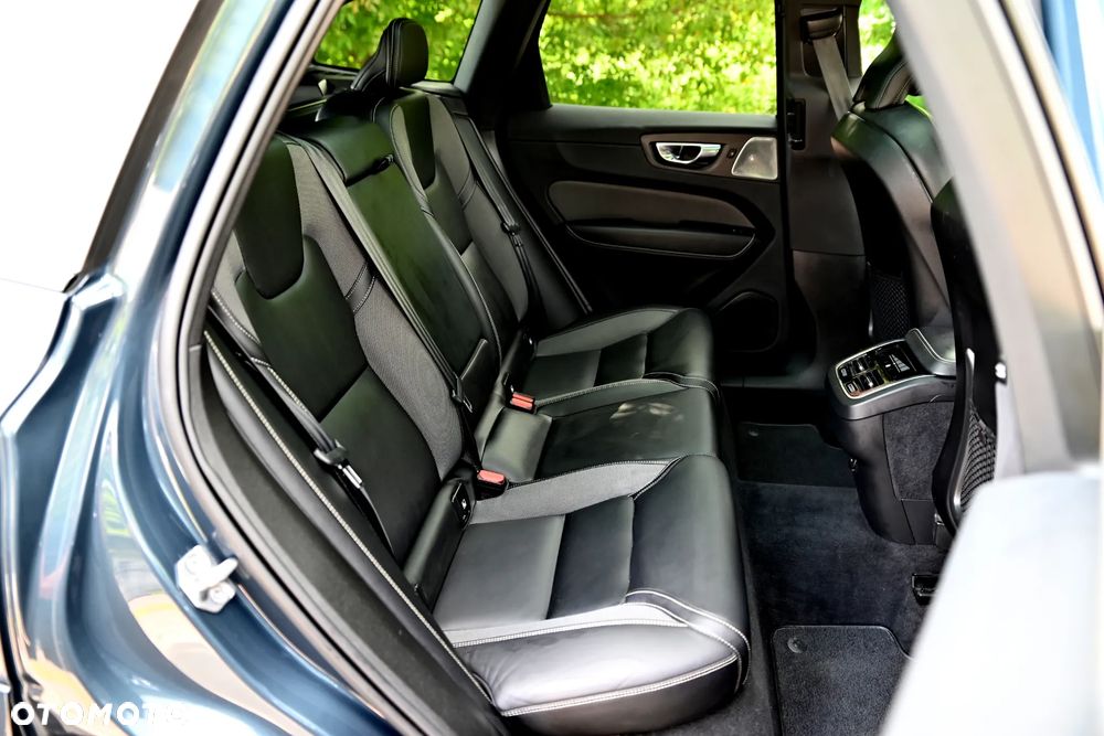 Volvo XC 60 B5 B Geartronic RDesign - 24