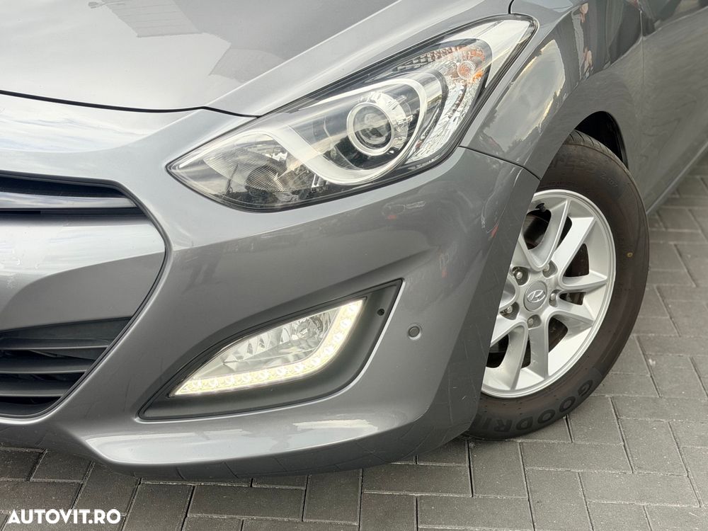 Hyundai i30 1.6 CRDI Comfort - 11