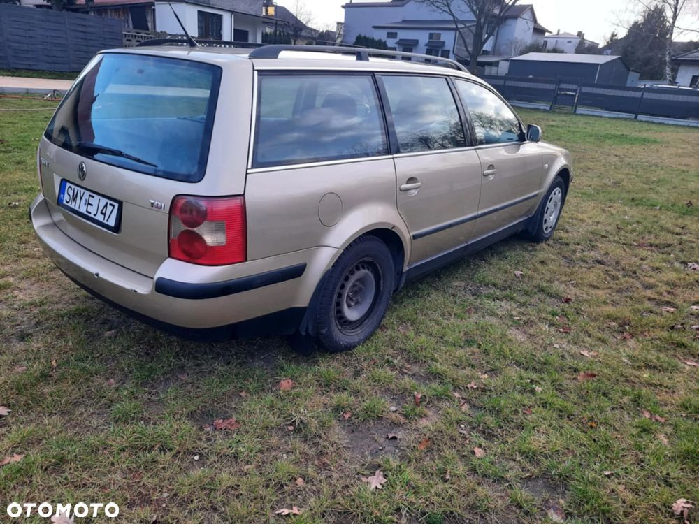 Volkswagen Passat 1.9 TDI Comfortline - 5