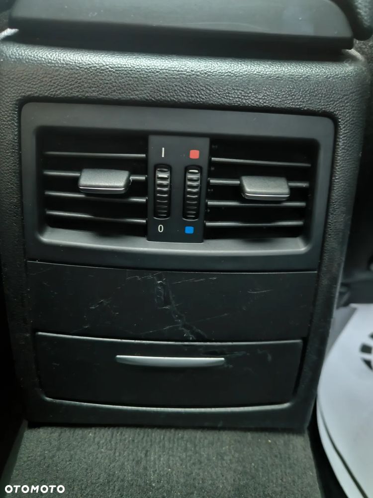 BMW Seria 3 318i Touring Edition Lifestyle - 14