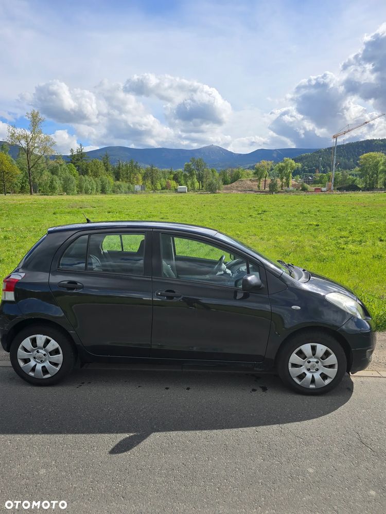 Toyota Yaris - 4