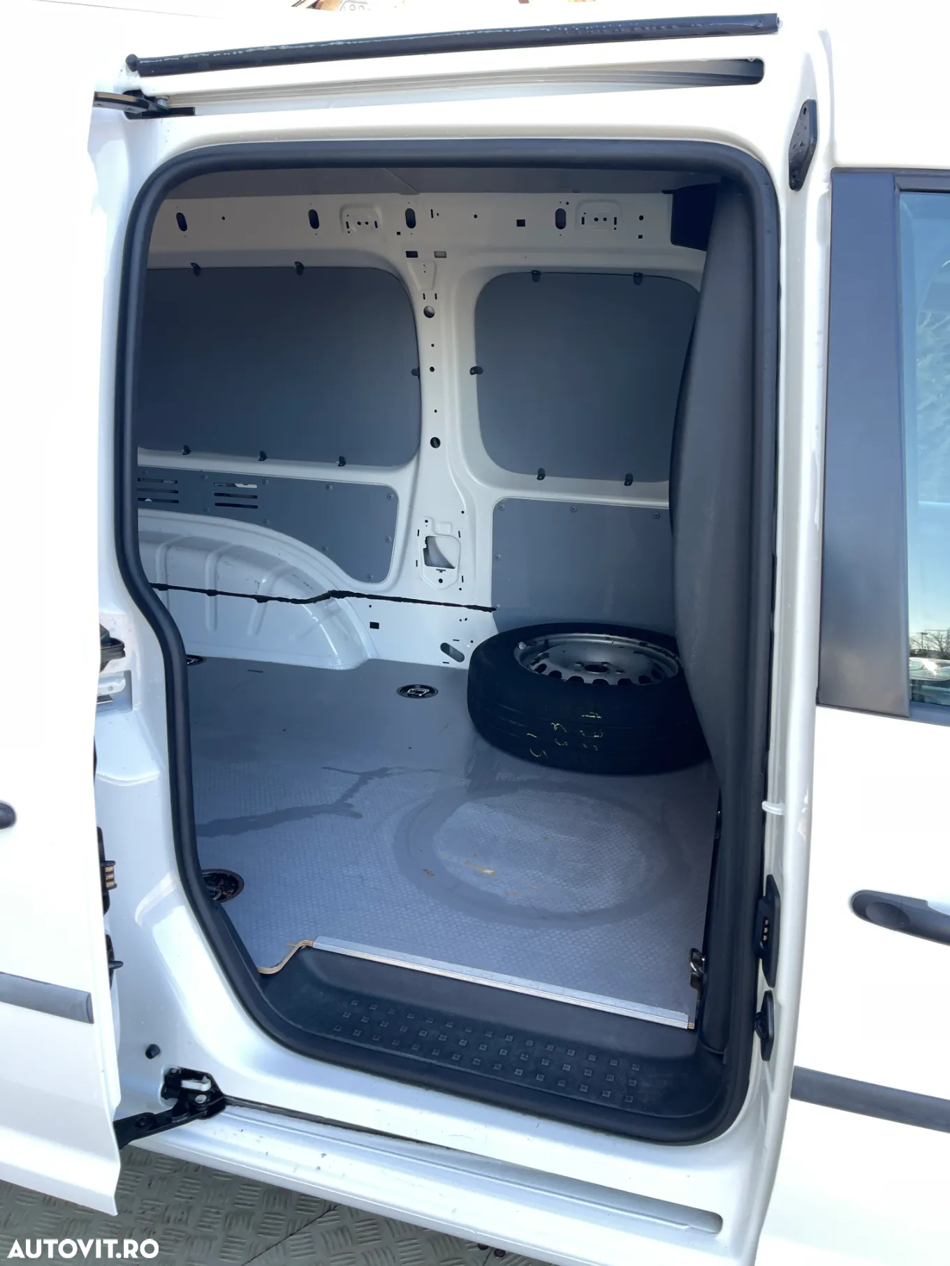 Volkswagen Caddy Maxi 2.0TDI - 23