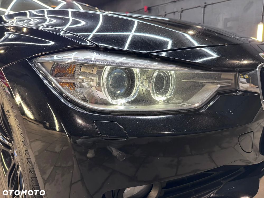 BMW Seria 3 320d xDrive - 32