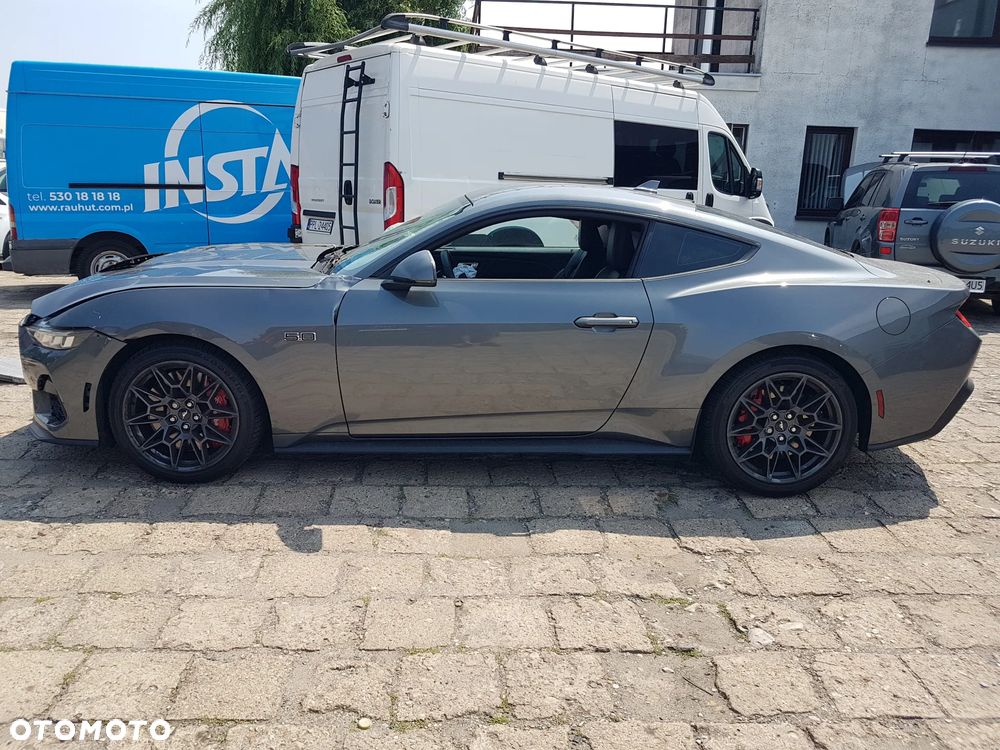 Ford Mustang - 8