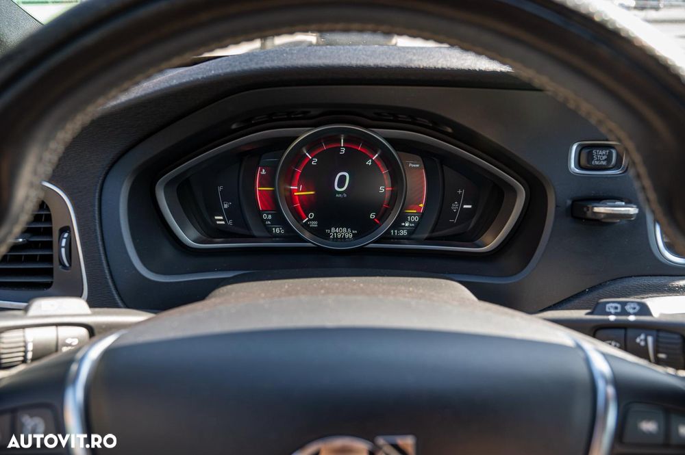 Volvo V40 D2 Momentum - 11