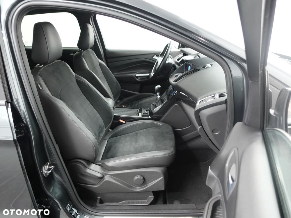 Ford Kuga 2.0 TDCi AWD ST-Line - 26