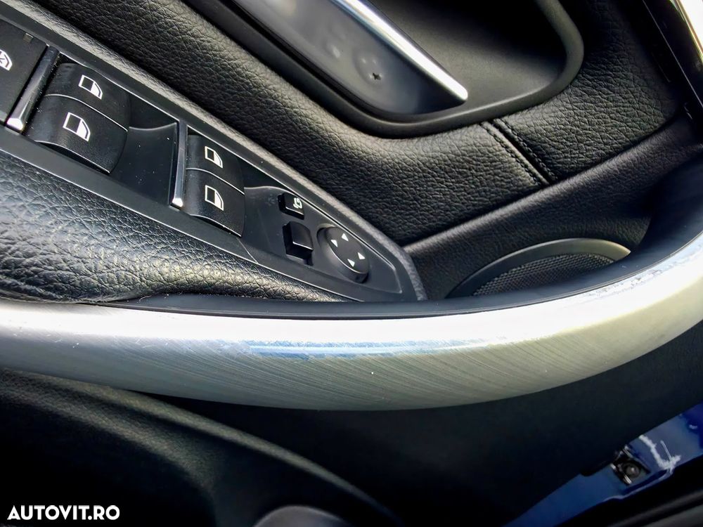 BMW Seria 3 320i Aut. Luxury Line - 17