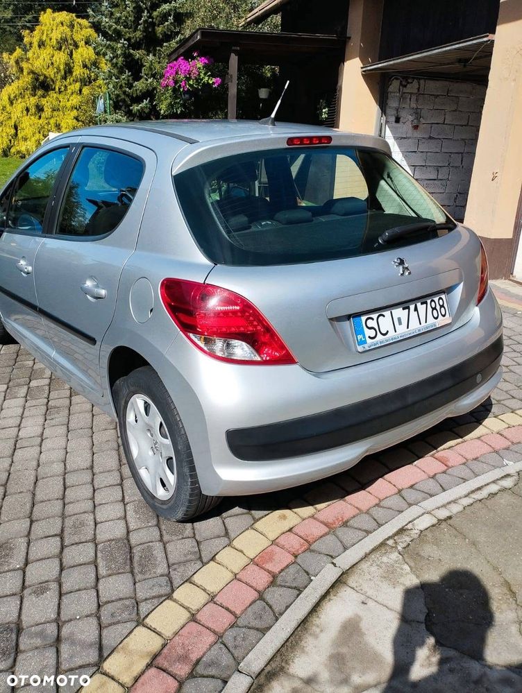 Peugeot 207 2009 photo 4