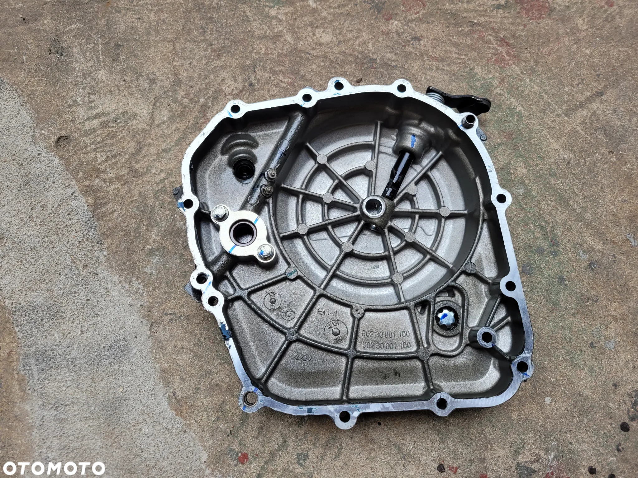 Dekiel, pokrywa silnika KTM 390 Duke RC - 12