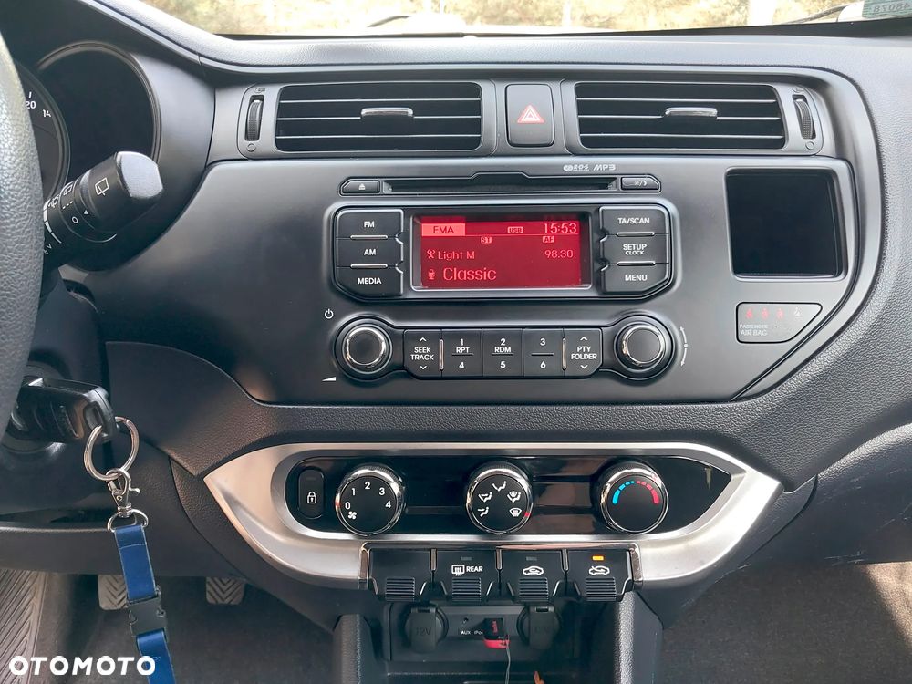 Kia Rio - 19