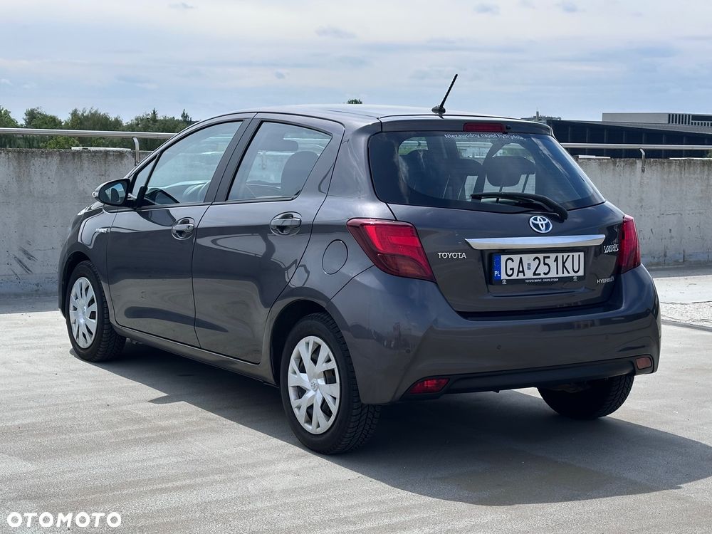 Toyota Yaris Hybrid 100 Premium EU6 - 7