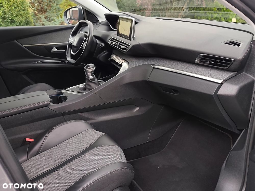 Peugeot 3008 1.6 BlueHDi Allure S&S - 18