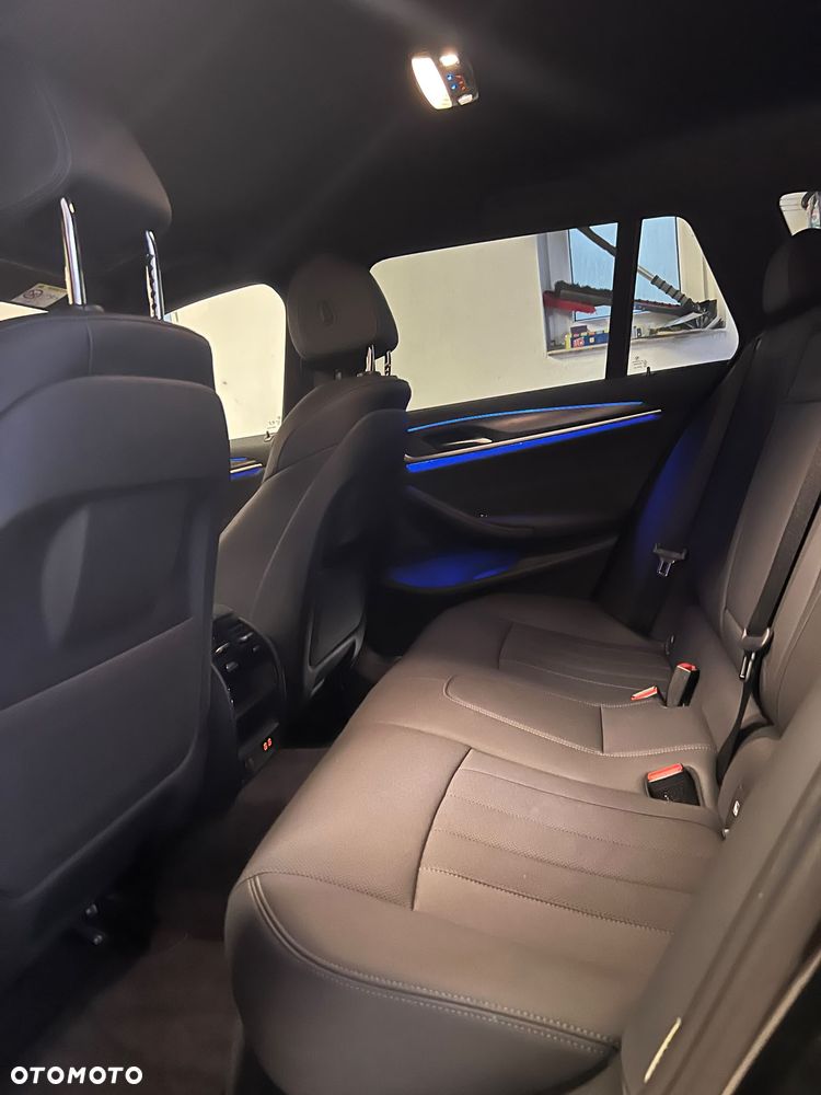BMW Seria 5 530i mHEV - 10