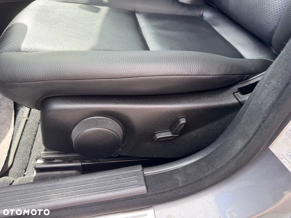 Mercedes-Benz Klasa C 220 CDI DPF Elegance - 29