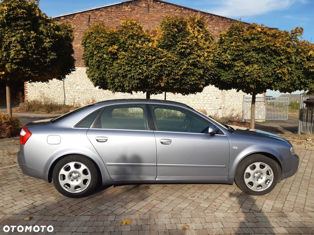 Audi A4 Limousine 2004 photo 2
