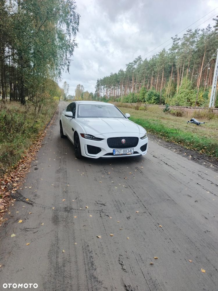 Jaguar XE 2.0 P250 S - 8