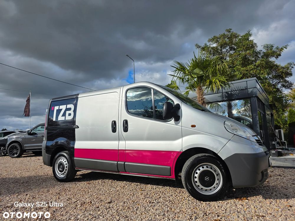 Opel Vivaro - 1