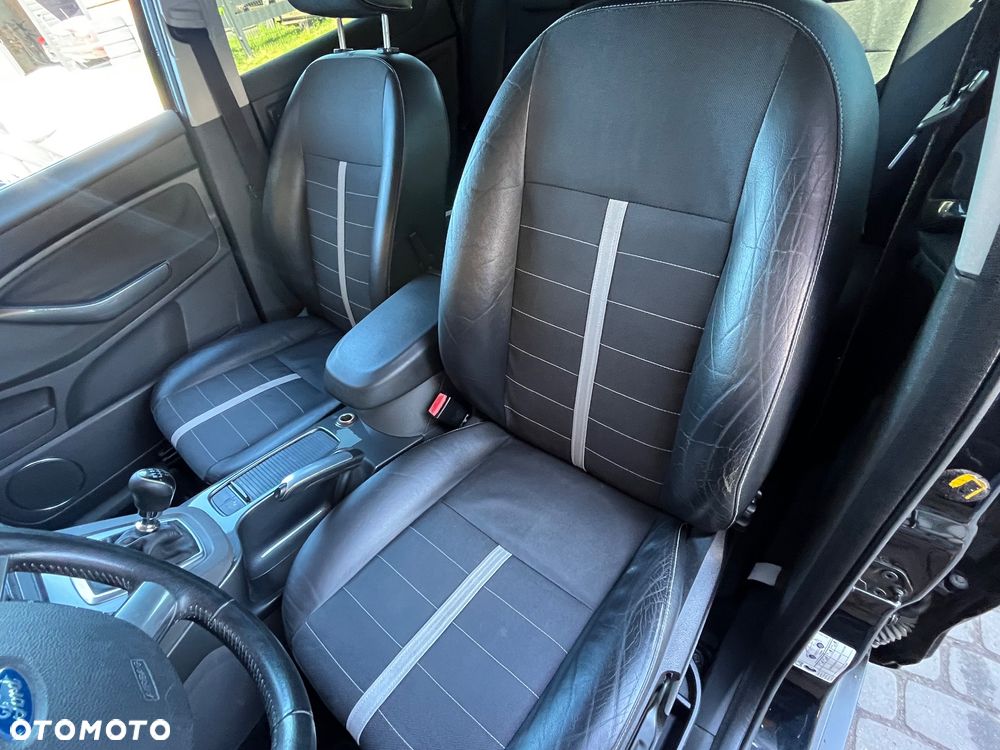Ford Kuga - 16