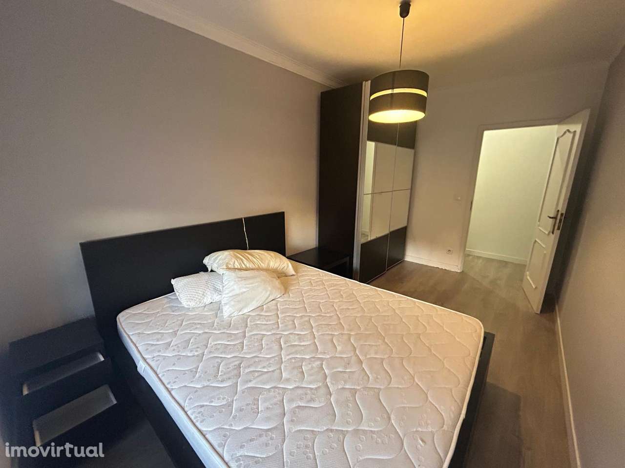 VENDE-SE T2 Mobilado e c/ Garagem, próximo Centro da Cidade de Braga! - Grande imagem: 4/17