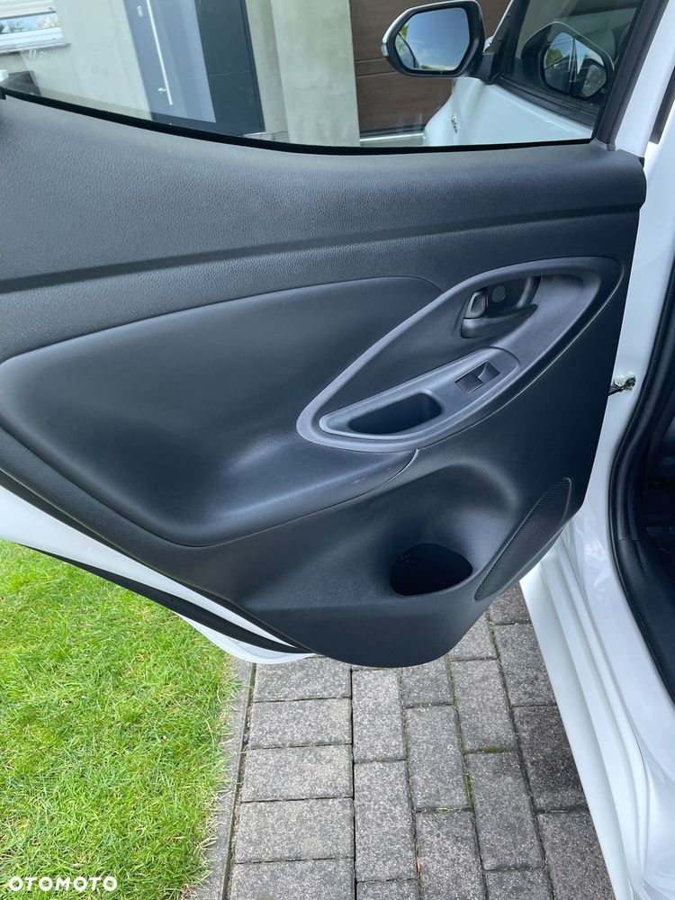 Toyota Yaris - 17