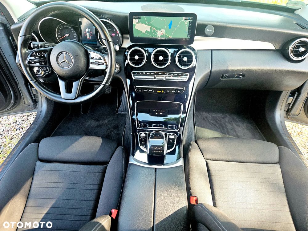 Mercedes-Benz Klasa C 220 d 4Matic T 9G-TRONIC - 22