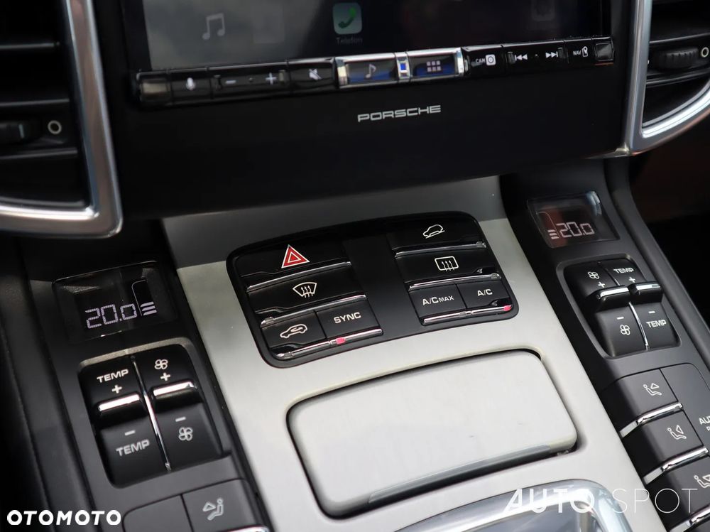 Porsche Cayenne GTS - 34