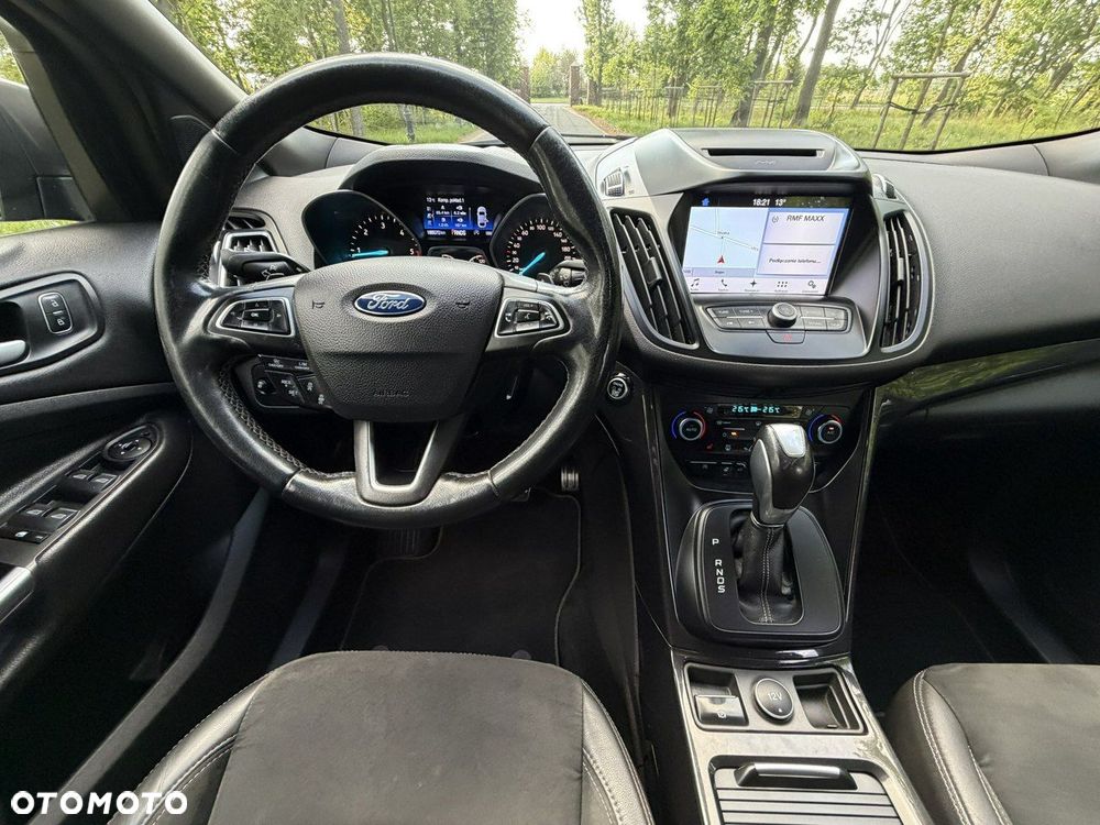 Ford Kuga - 36