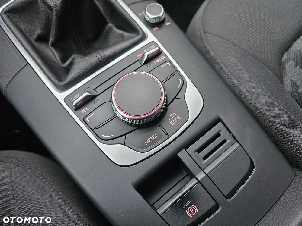 Audi A3 Sportback 2.0 TDI (clean diesel) Attraction - 25