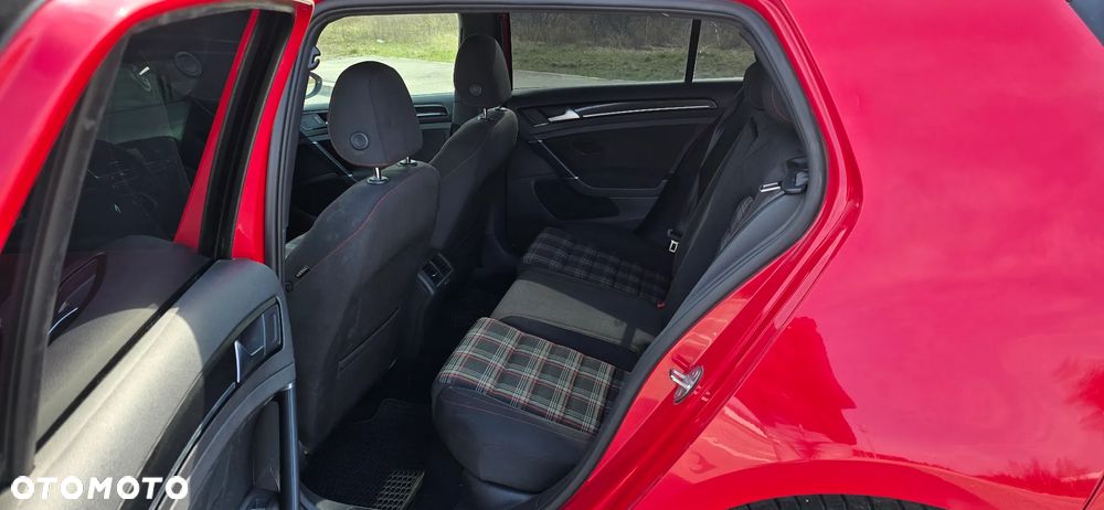 Volkswagen Golf GTI (BlueMotion Technology) DSG - 14