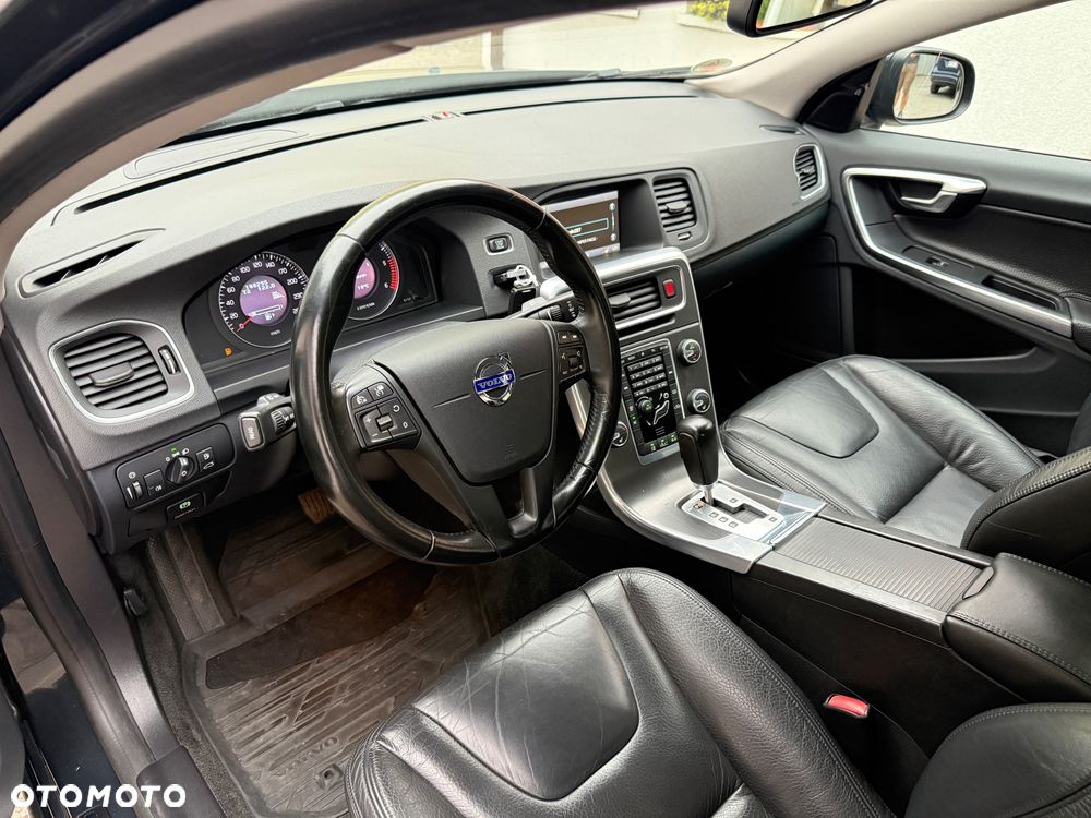 Volvo S60 D3 Geartronic Momentum - 29