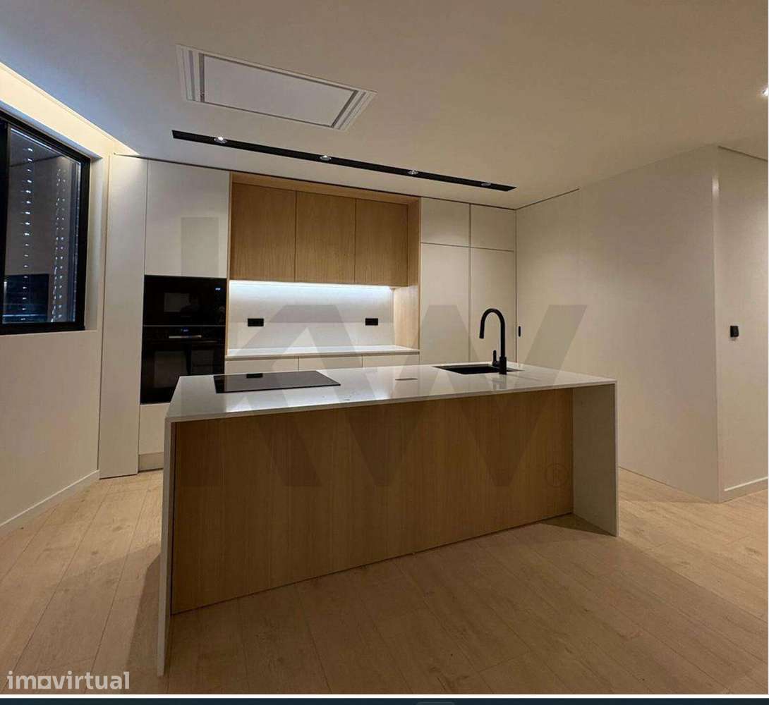 Apartamento T4 com quatro frentes | Piso Exclusivo | Box duas viaturas - Grande imagem: 3/9