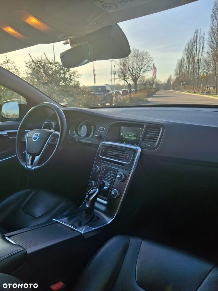 Volvo V60 D3 Drive-E Momentum - 14