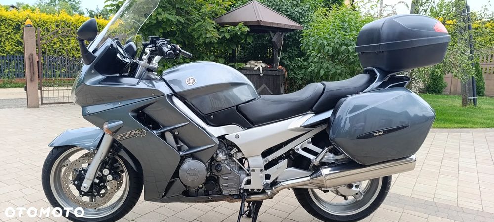 Yamaha FJR - 2