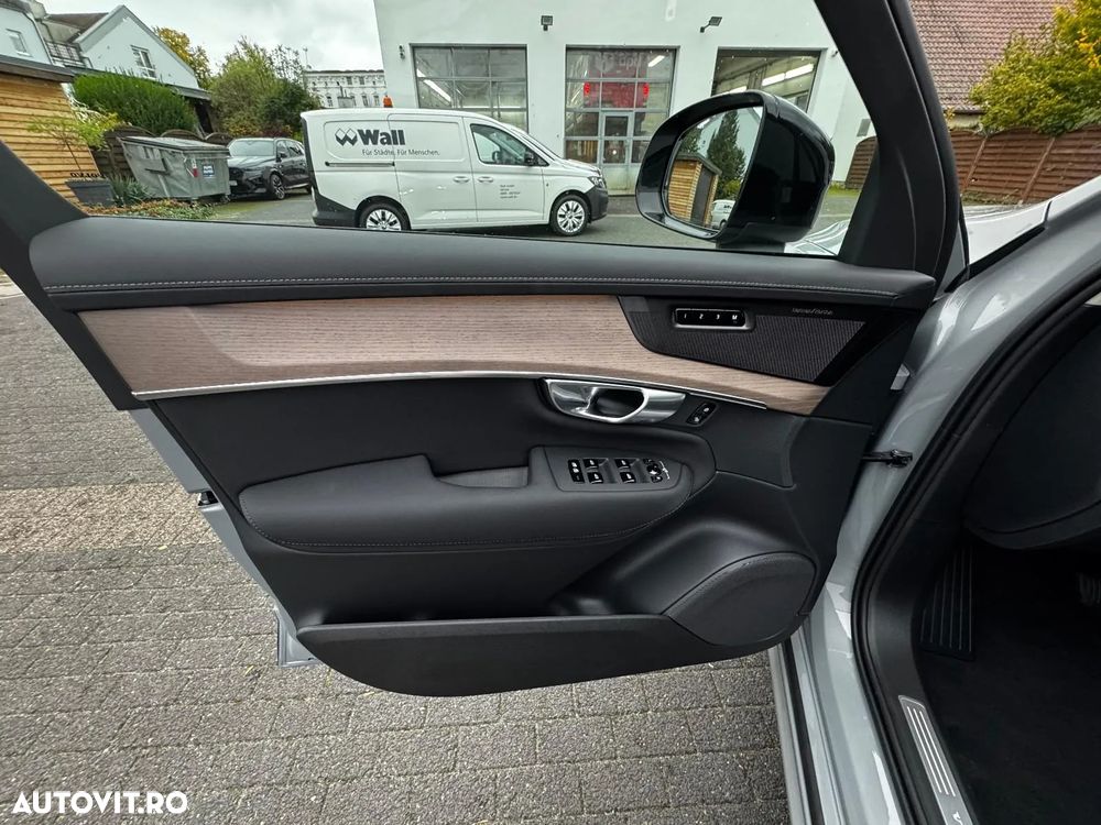 Volvo XC 90 T8 AWD PHEV Ultra Dark - 17
