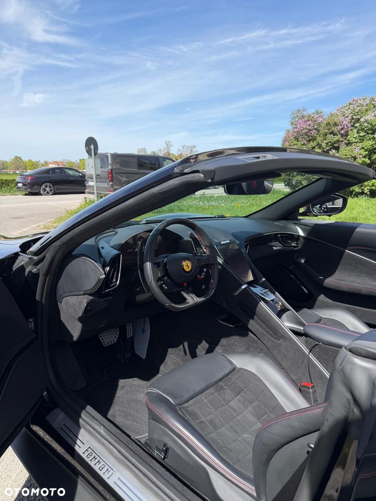 Ferrari Roma Spider - 10