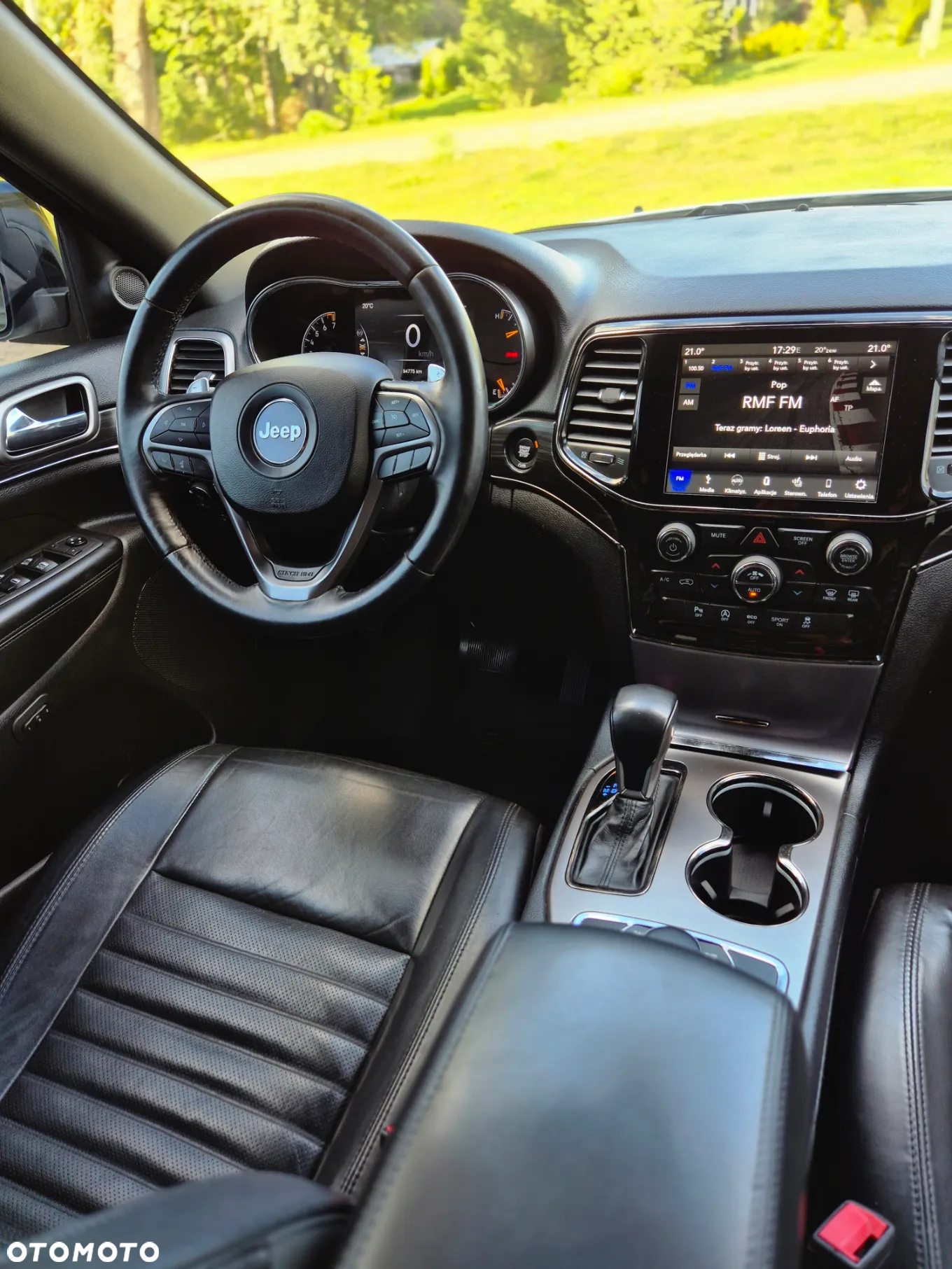 Jeep Grand Cherokee - 28