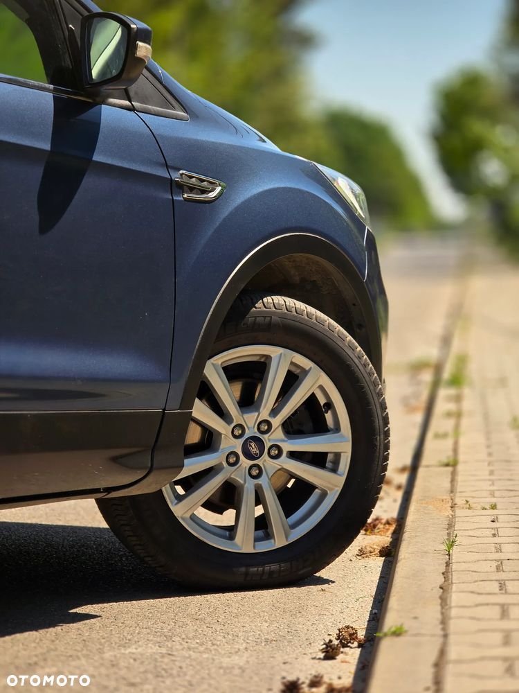 Ford Kuga 1.5 EcoBoost 2x4 Titanium - 38