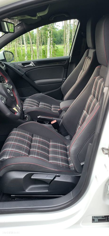 Volkswagen Golf 2.0 GTI - 16