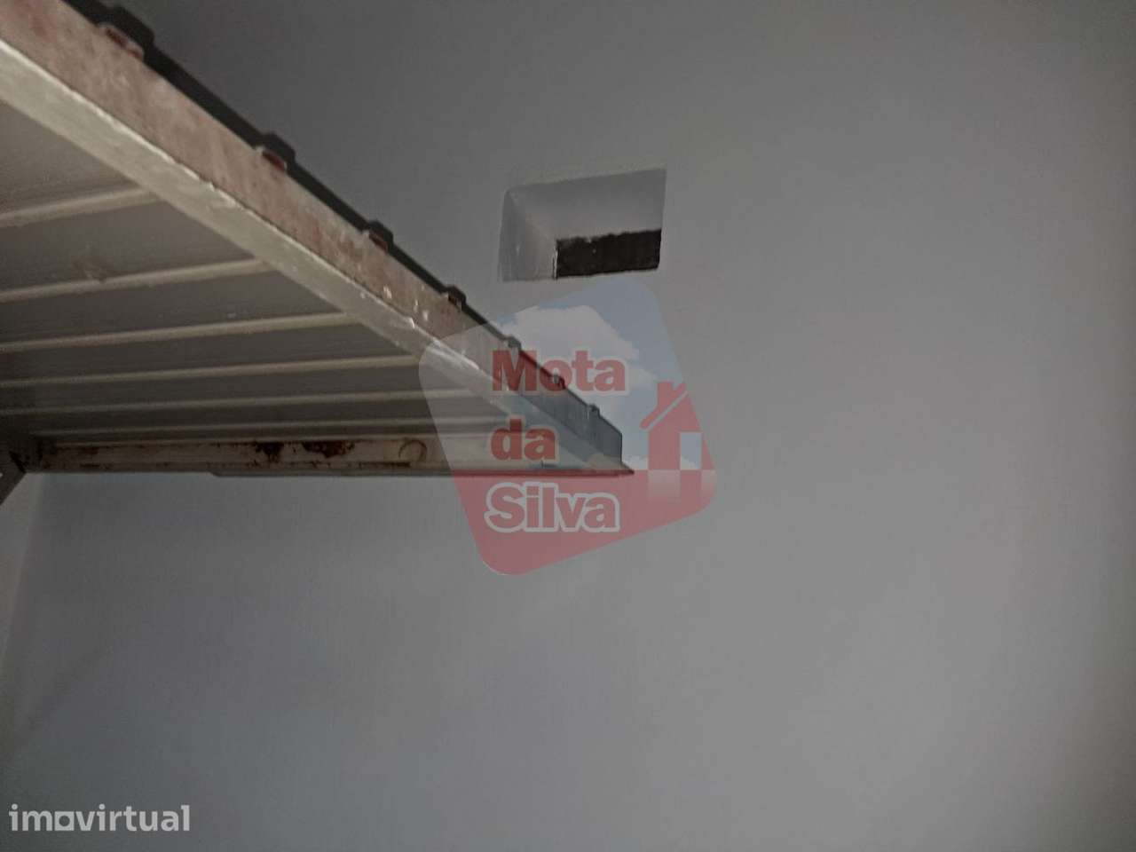 Excelente garagem para arrendamento no Laranjeiro - Grande imagem: 2/9