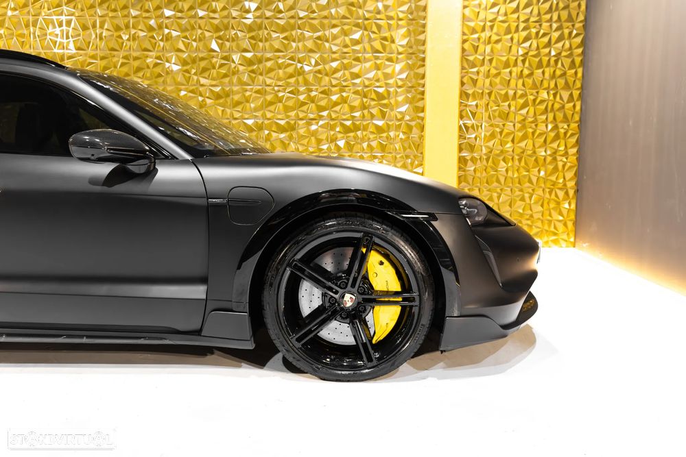 Porsche Taycan Cross Turismo Turbo S - 10