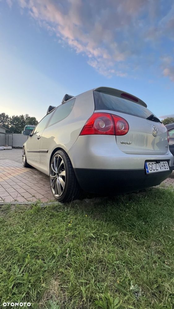 Volkswagen Golf 1.9 TDI 4Motion DPF Tour - 4