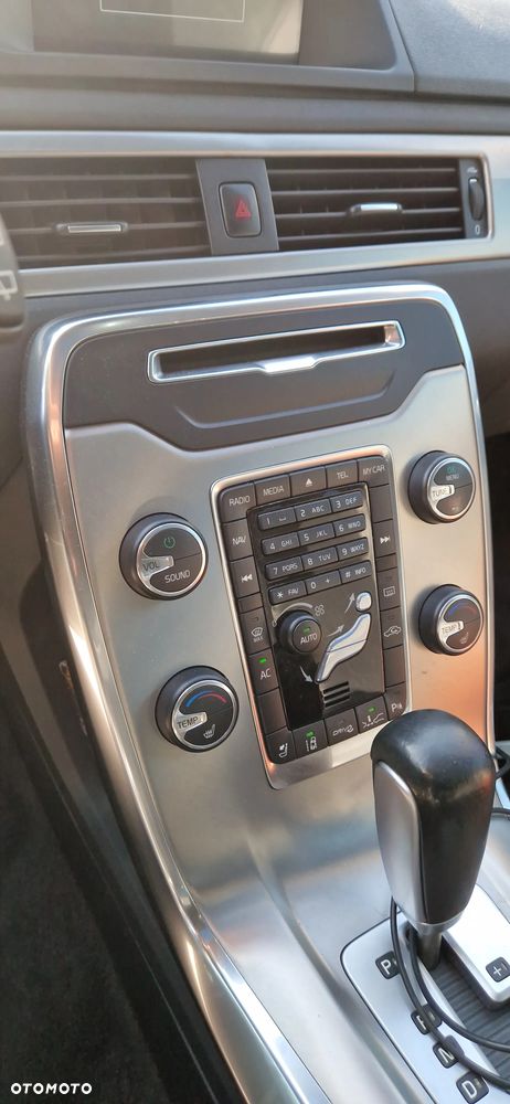 Volvo V70 D3 Geartronic Summum - 13